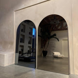 Boogspiegel zonder omlijsting